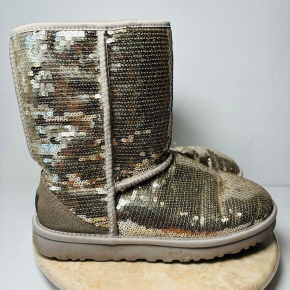 Womens Size 8 UGG Classic Short Boots Tan Gold Sequin‎ - Picture 1 of 12